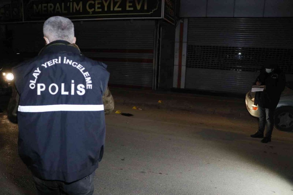 Adana polisi sokakta bulduğuyla şok oldu! Sokakta el yapımı patlayıcı
