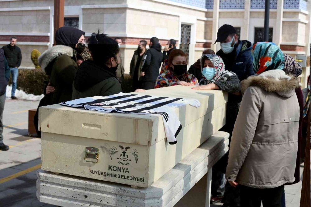 Konya'da Koronaya yenik düşen sağlık çalışanı Sami Oflaz toprağa verildi