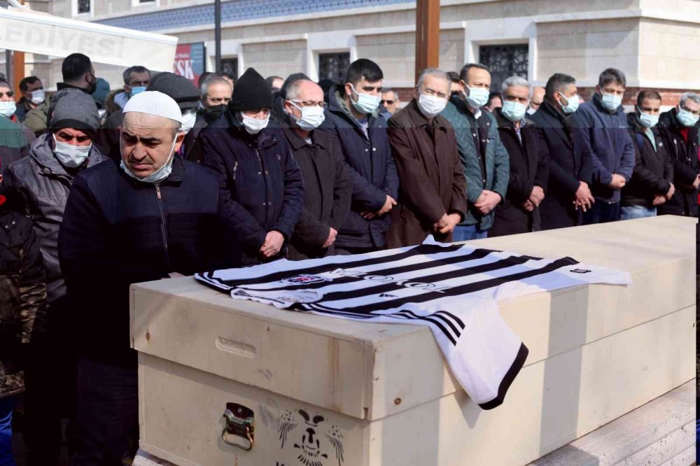 Konya'da Koronaya yenik düşen sağlık çalışanı Sami Oflaz toprağa verildi