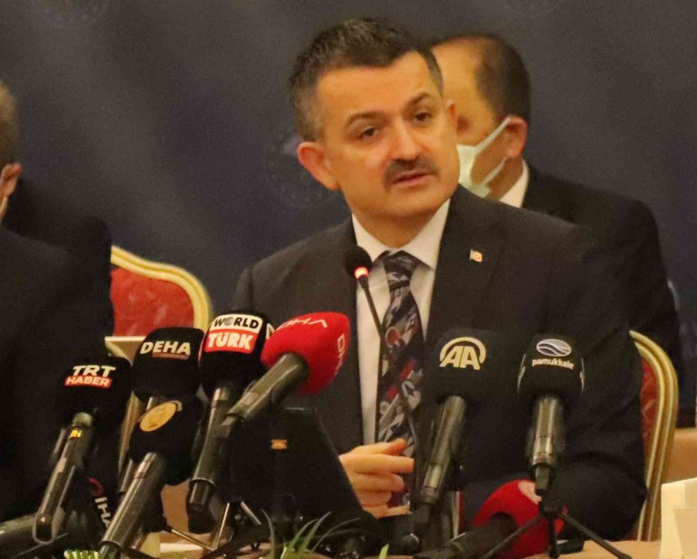 Bakan Pakdemirli'den zincir marketlere KDV’ye ek yüzde 7 indirim çağrısı!