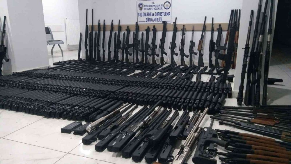 Hepsi bir araçtan çıktı! Konya’da 304 adet kaçak tüfek yakalandı