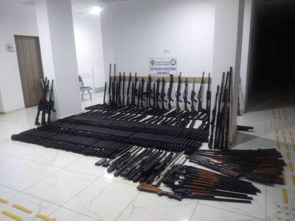 Hepsi bir araçtan çıktı! Konya’da 304 adet kaçak tüfek yakalandı