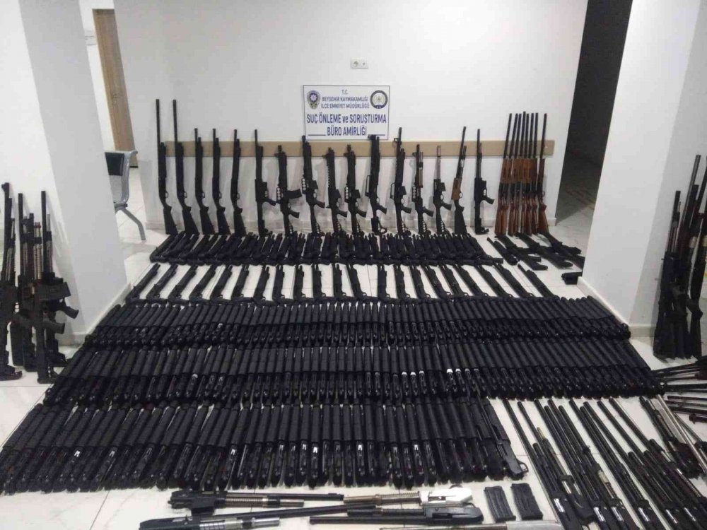 Hepsi bir araçtan çıktı! Konya’da 304 adet kaçak tüfek yakalandı