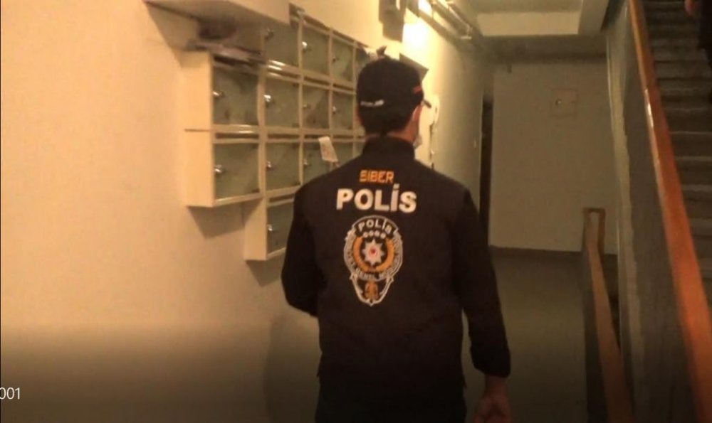 Konya dahil 6 ilde operasyon! Link gönderip dolandıran şebekeye 8 gözaltı daha!