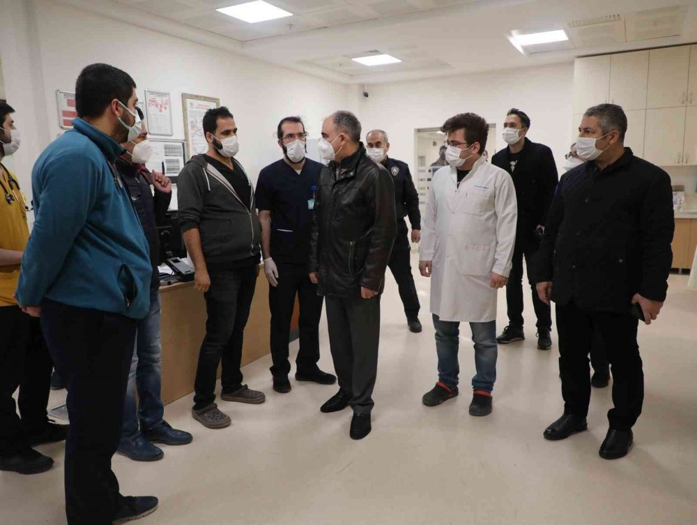 Vali Özkan'dan Konya'daki otobüs kazasında yaralananları ziyaret etti!