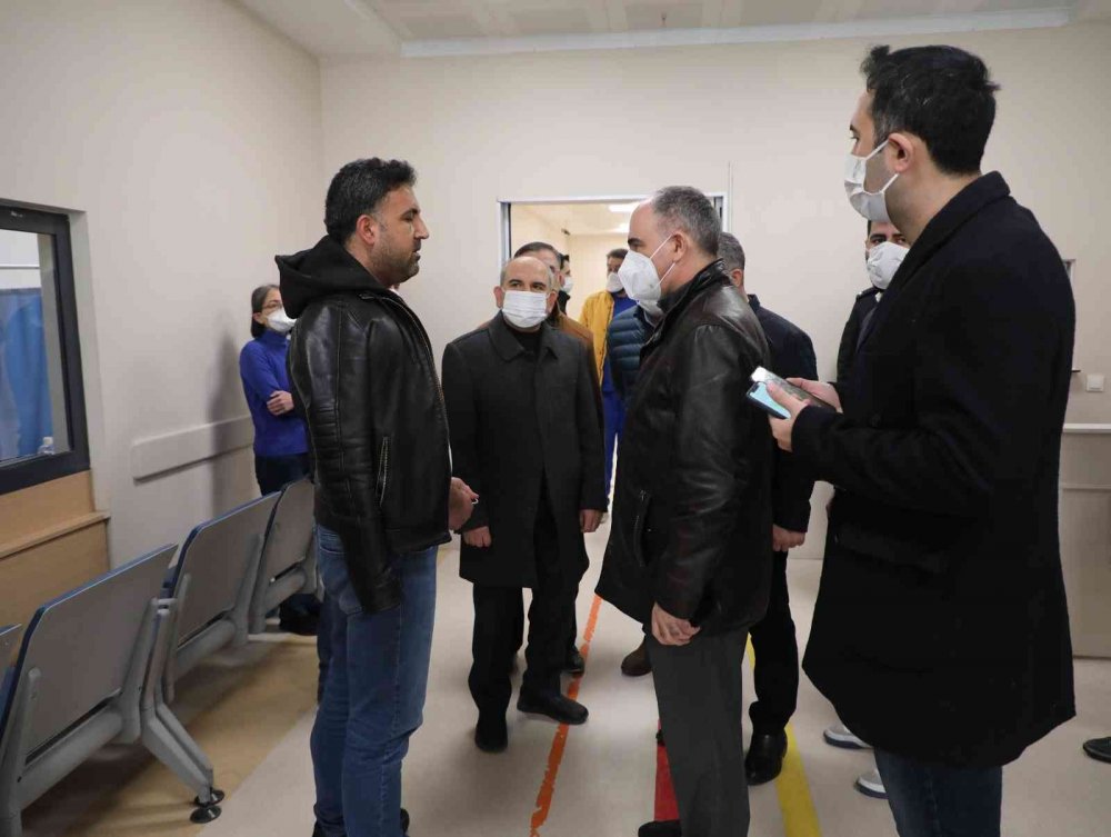 Vali Özkan'dan Konya'daki otobüs kazasında yaralananları ziyaret etti!