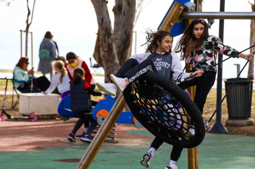 Antalya'da deniz sezonu erken başladı