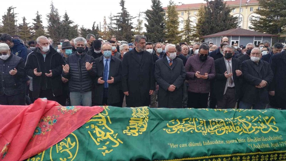 Karabük Üniversitesi Rektörü Polat’ın annesi Konya'da toprağa verildi