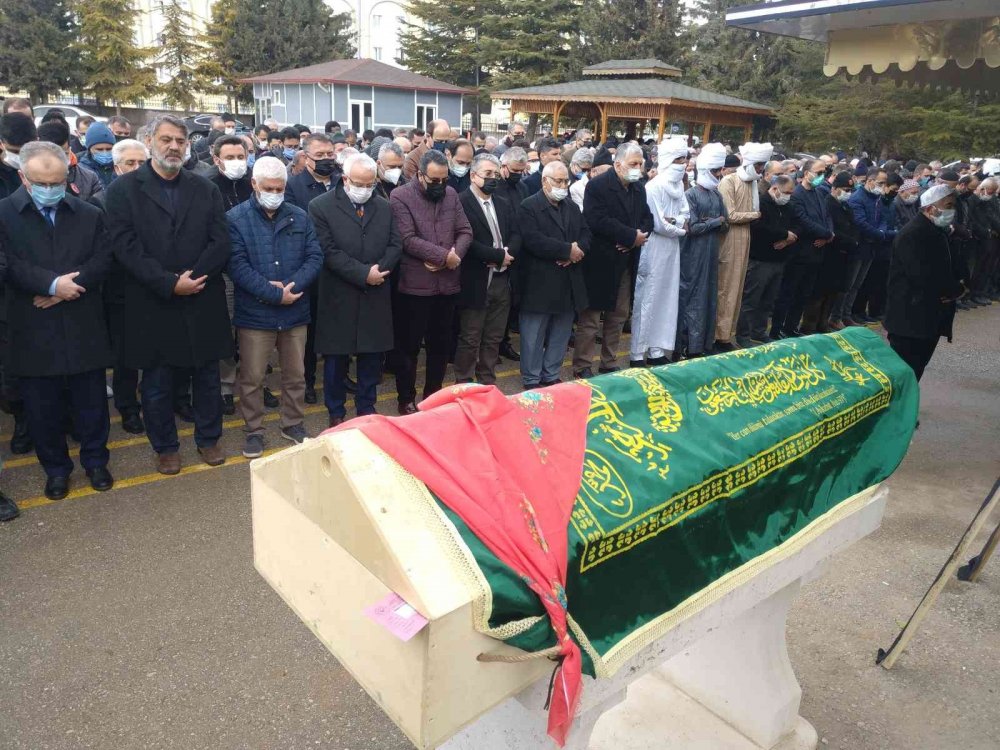 Karabük Üniversitesi Rektörü Polat’ın annesi Konya'da toprağa verildi