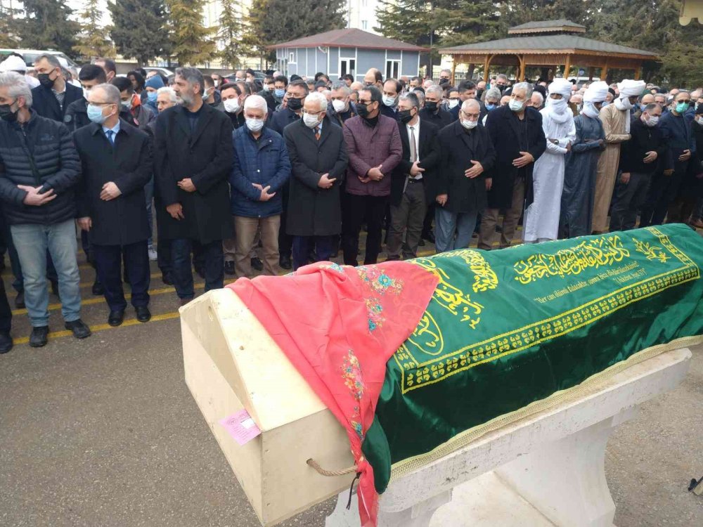 Karabük Üniversitesi Rektörü Polat’ın annesi Konya'da toprağa verildi