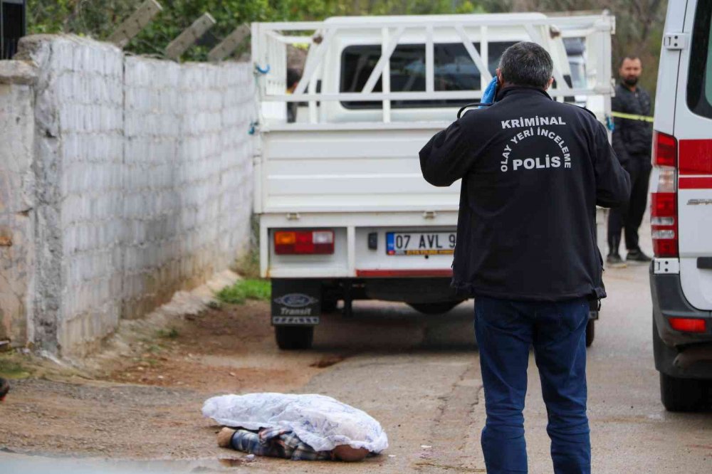 Ailelerin kavgası cinayetle bitti! Mevlüt Eren öldü oğlu yaralı