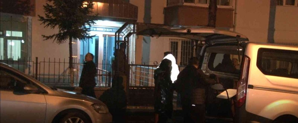 Ankara'da intihar sonrası komşu konuştu: 'Komşularımız binanın bahçesinde birisinin yattığını söylediler'
