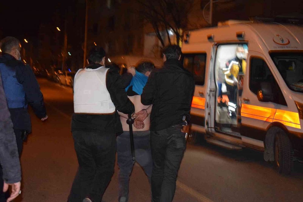 Malatya'da hareketli gece! 31 yaşındaki genç kendini kilitleyip 3 saat direndi