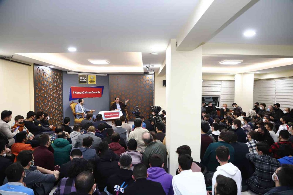Başkan Altay Konya'nın çalışan gençlerine tecrübelerini aktardı