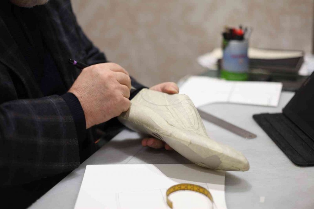 Konya'da bereketli geçen kış ayakkabıcıların yüzünü de güldürdü! Üretim yüzde 70 arttı