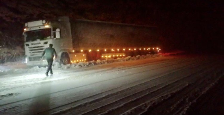 Alacabel'de kar fena bastırdı! Konya-Antalya yolu sabaha karşı kapandı