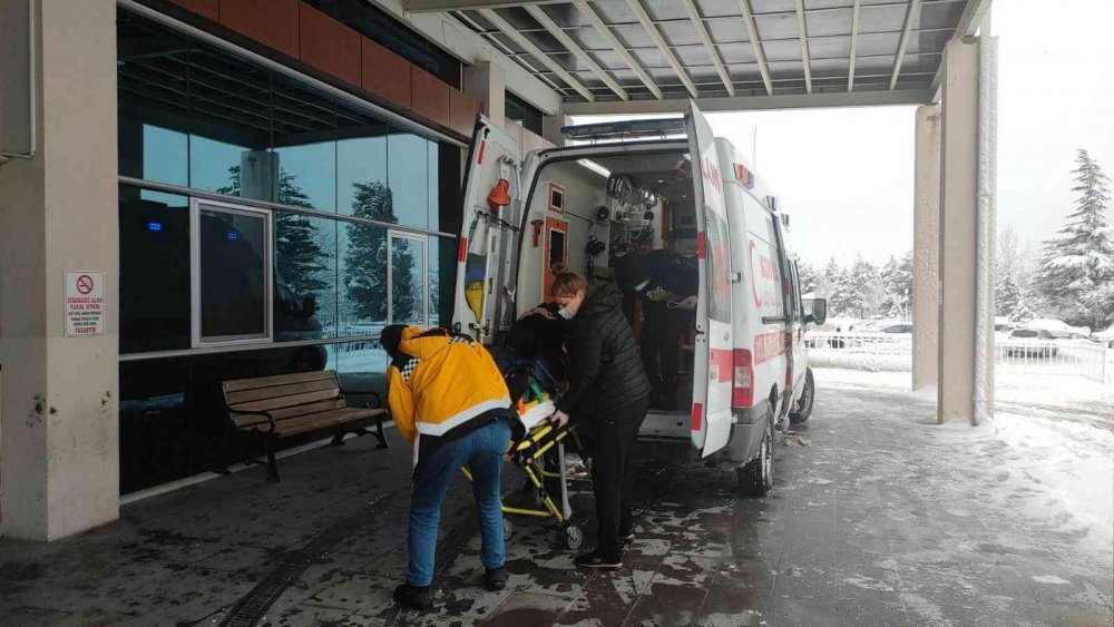 Konya’da işçi servisleri çarpıştı! Devrilen minibüste 14 işçi yaralandı