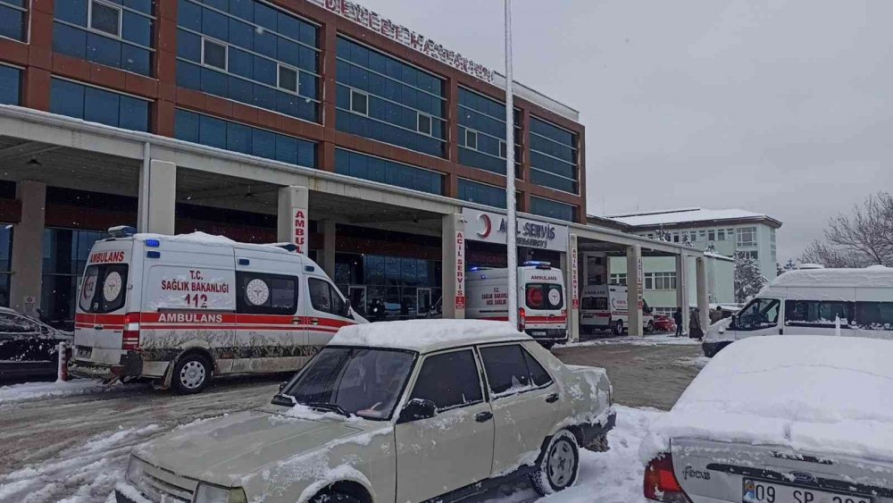Konya’da işçi servisleri çarpıştı! Devrilen minibüste 14 işçi yaralandı