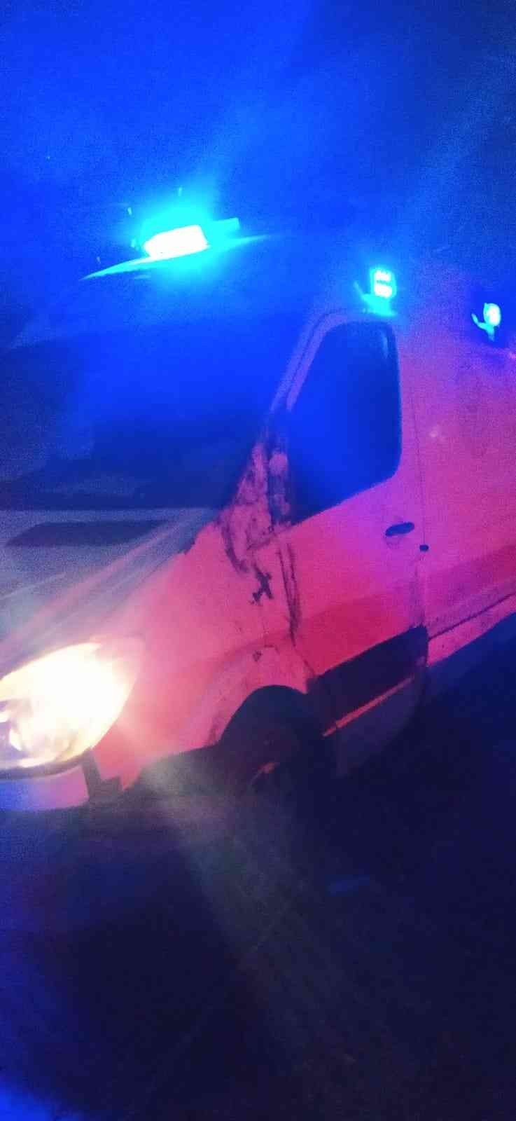 Nevşehir'de aşırı buzlanma! Hasta taşıyan ambulans devridli