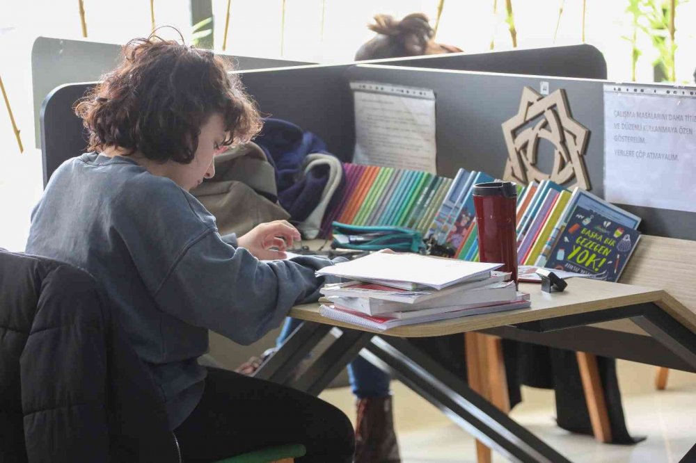 Konya'da gençlerin yeni mekanı Meram Millet Kıraathanesi oldu