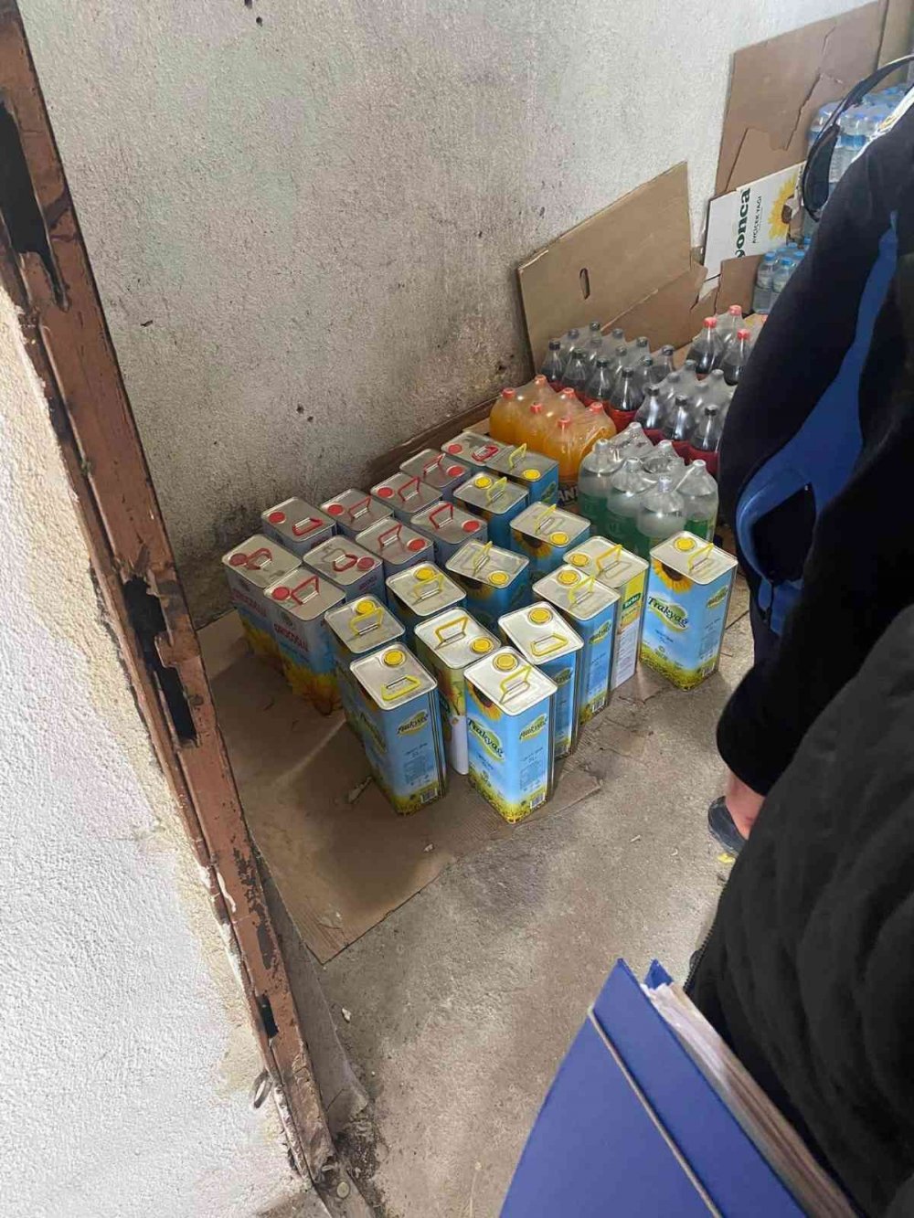 Konya'da sıvıyağ stoklayan biri zincir iki markete işlem uygulandı