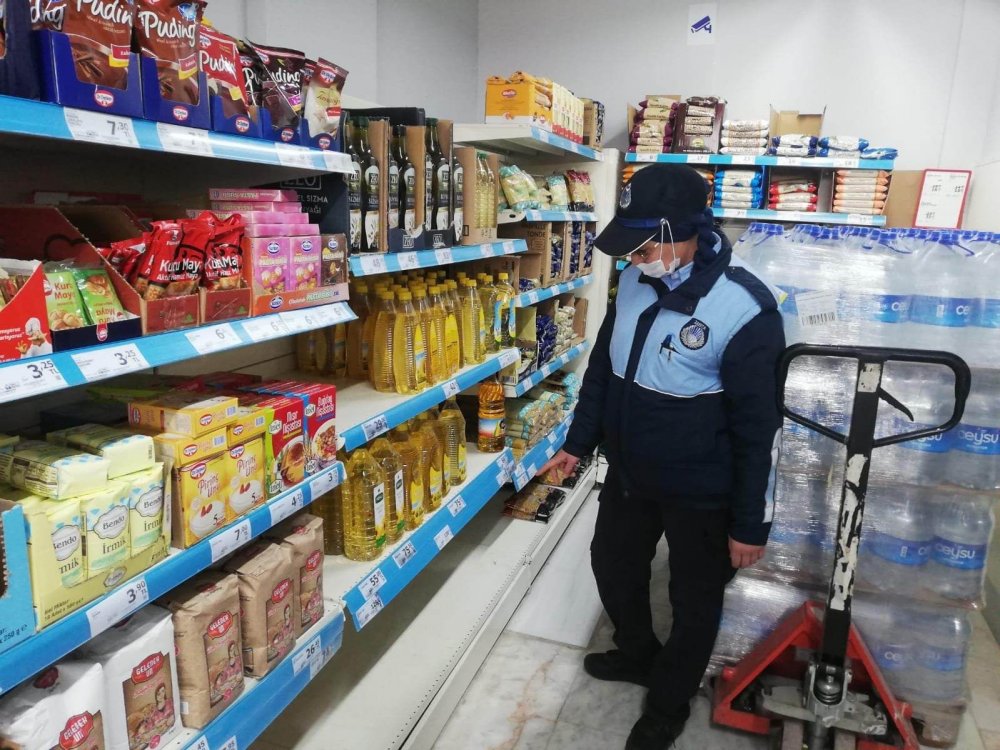 Konya'da sıvıyağ stoklayan biri zincir iki markete işlem uygulandı