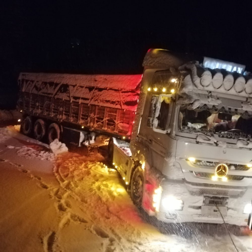 Konya-Antalya yolunda yoğun kar ve tipi! Ulaşımda son durum