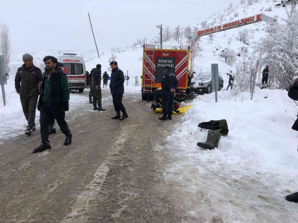 Konya’da karlı yolda kontrolden çıkan araç dereye uçtu! İmam Mehmet Eser öldü eşi yaralı
