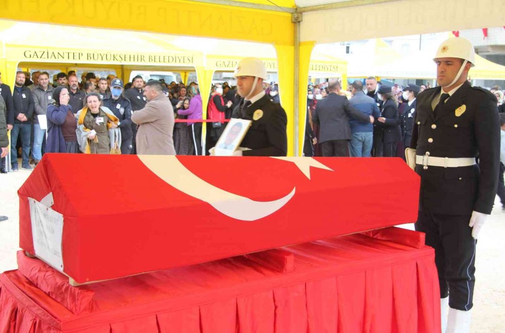 Şehit polis Cemal Bozkurt memleketi Gaziantep’te toprağa verildi