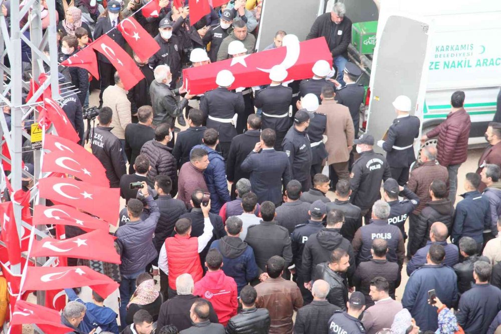 Şehit polis Cemal Bozkurt memleketi Gaziantep’te toprağa verildi