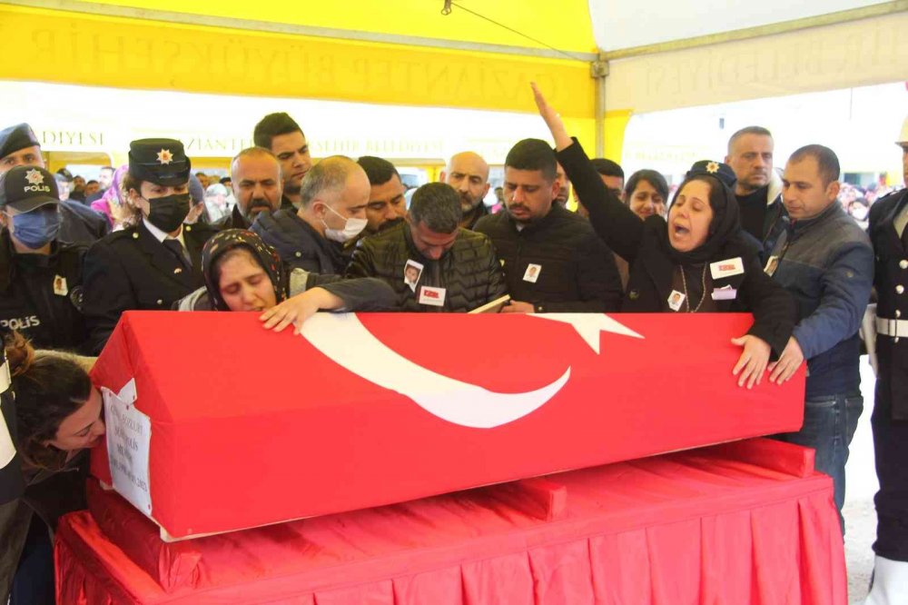Şehit polis Cemal Bozkurt memleketi Gaziantep’te toprağa verildi