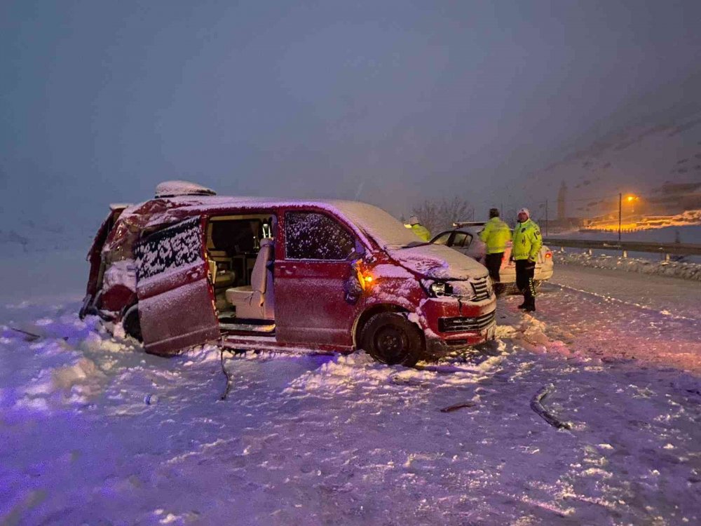 Nevşehir-Niğde yolunda feci kaza! 1 ölü 5 yaralı
