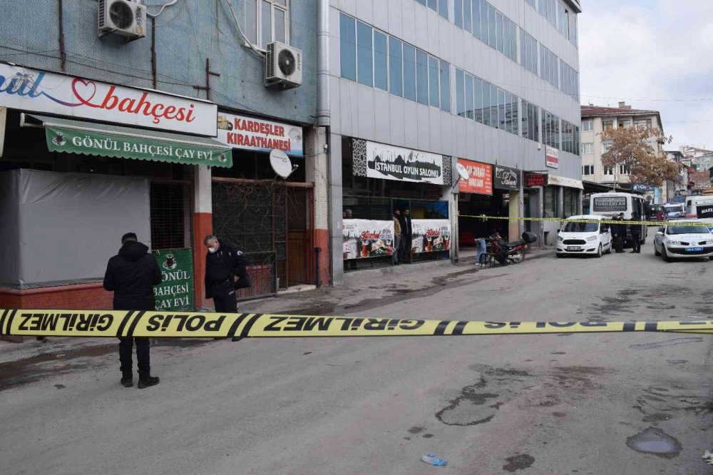 Mermi değmeyen yer kalmadı! Malatya'da silahlar oyuncak gibi kullanıldı! Çok sayıda kovan yere saçıldı