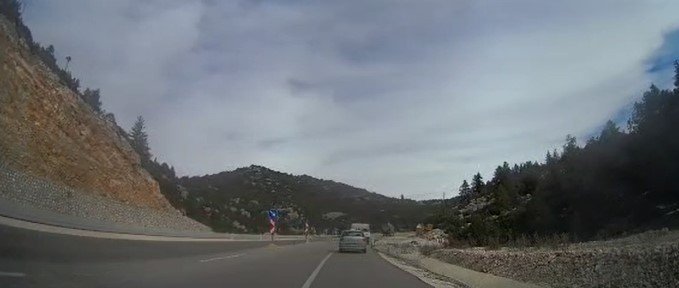 Konya-Antalya yolunda hatalı sollama jandarmaya yakalandı