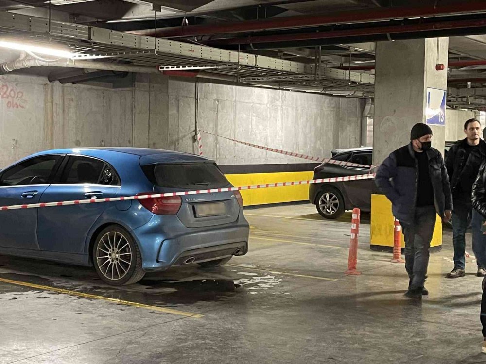AVM otoparkında dehşet! Eşini vurup kendisini öldürdü