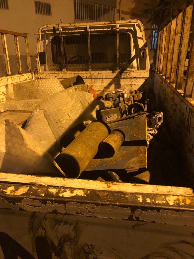 İzmir'de sanayi sitesine dadanan 3 hırsız suçüstü yakalandı