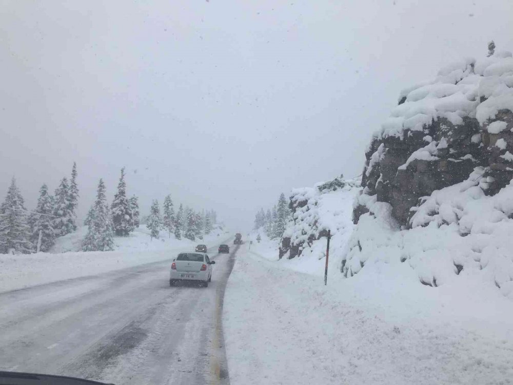 Kar nedeniyle kapanan Konya-Antalya yolunda son durum