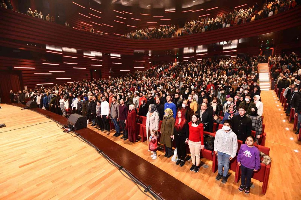 Konya'da 'Bir Destandır Çanakkale' programı Serdar Tuncer şiir dinletisiyle sona erdi
