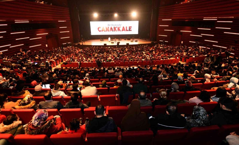 Konya'da 'Bir Destandır Çanakkale' programı Serdar Tuncer şiir dinletisiyle sona erdi