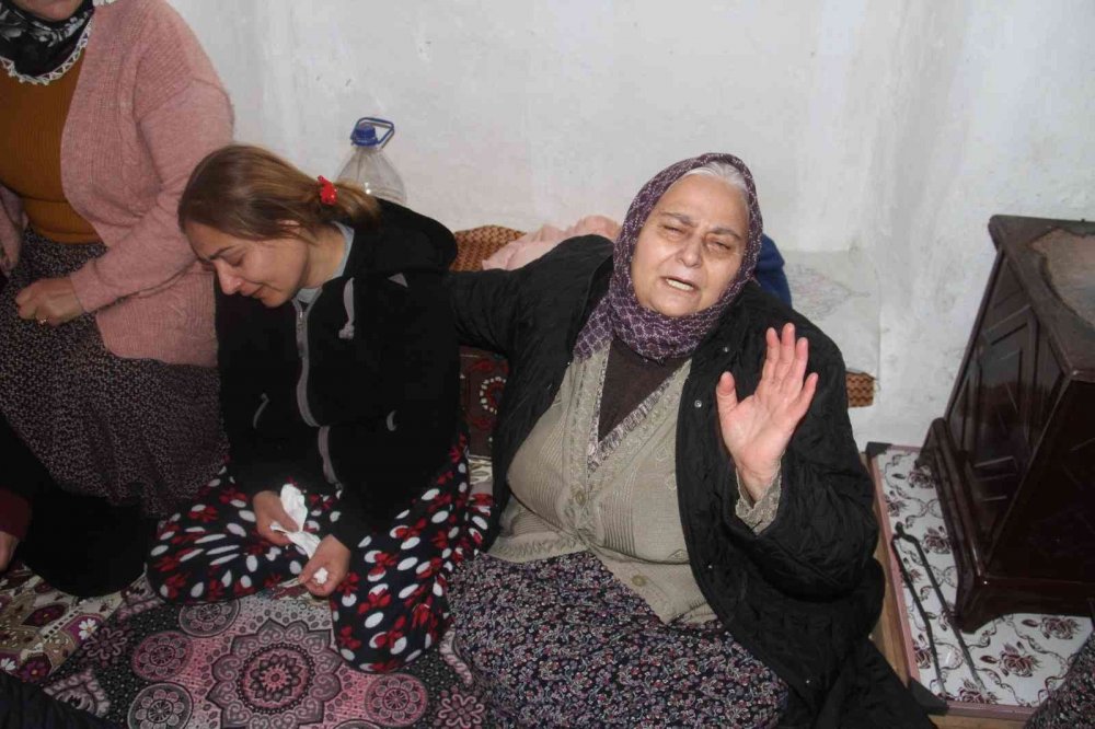 Ölü bulunan 17 yaşındaki Nuray, memleketi Konya'da toprağa verildi! İlçe göz yaşına boğuldu