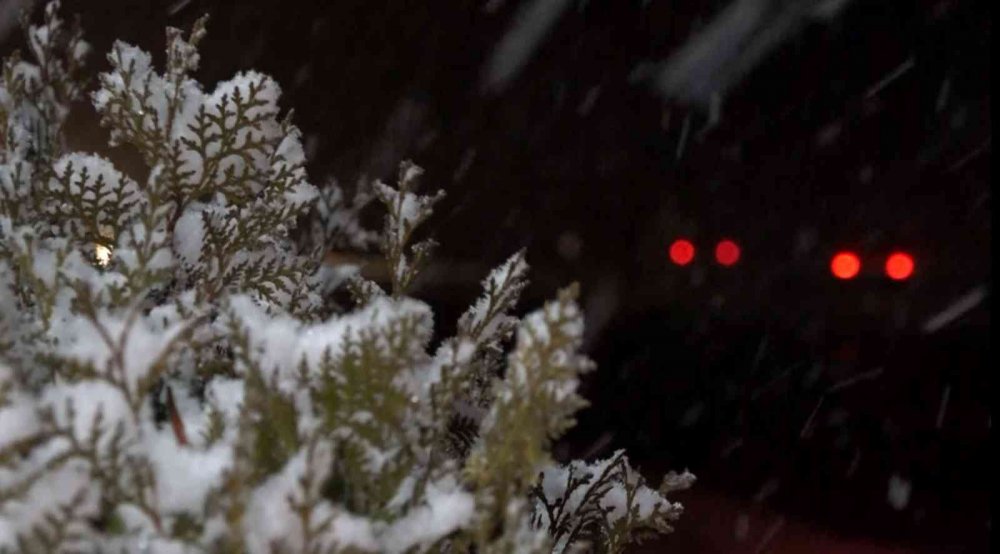 Aksaray’da kar yağışı gece yarısı yoğunlaştı