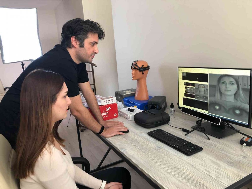 Polis sorgusuna gerek kalmayacak! Bu cihaz sayesinde soru sorulan kişi doğru cevabı vermiş olacak