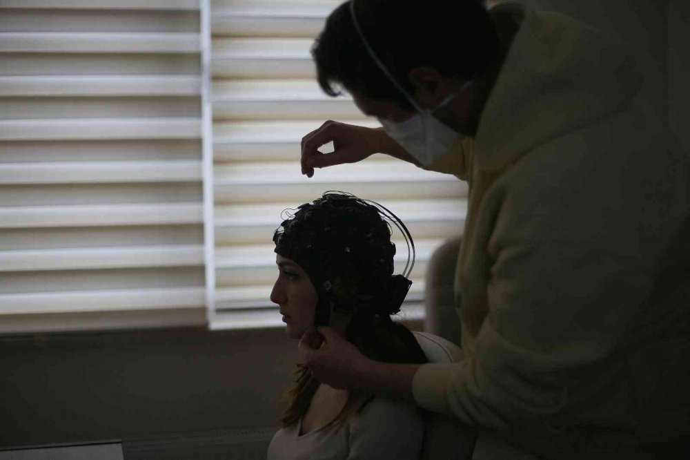 Polis sorgusuna gerek kalmayacak! Bu cihaz sayesinde soru sorulan kişi doğru cevabı vermiş olacak