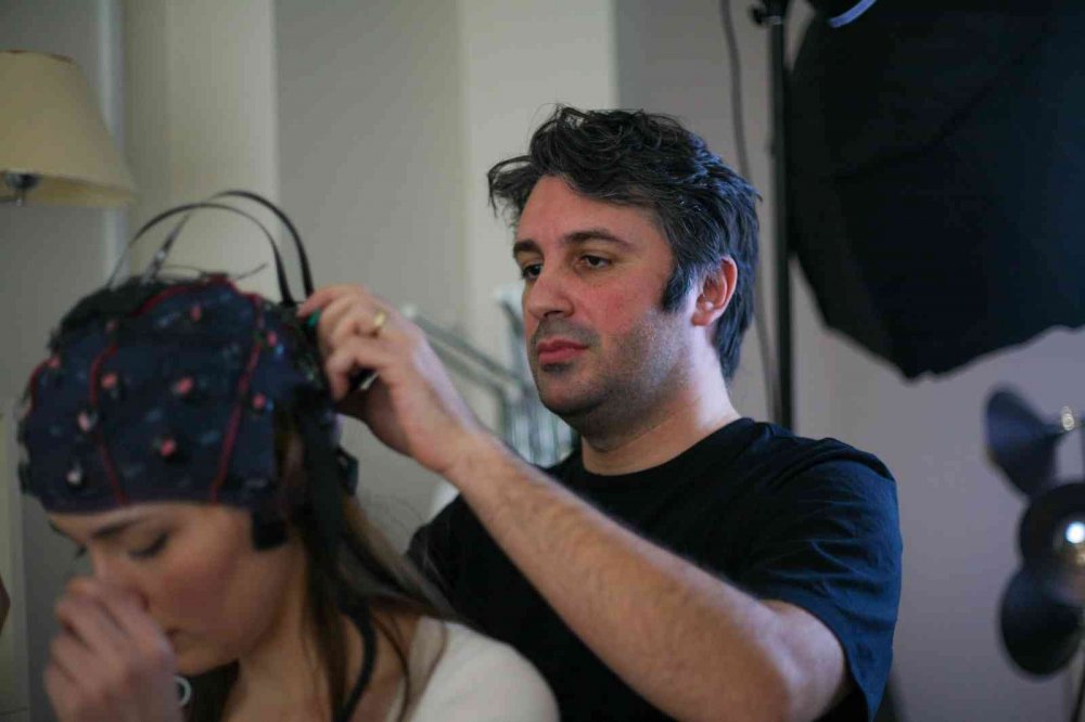 Polis sorgusuna gerek kalmayacak! Bu cihaz sayesinde soru sorulan kişi doğru cevabı vermiş olacak