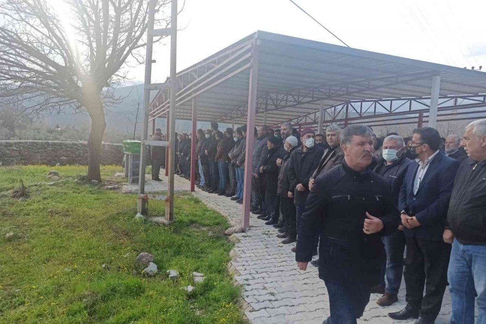 Eşi kurşun yağmuruna tutmuştu! Hemşire Fatma Solak memleketi Hatay’da toprağa verildi