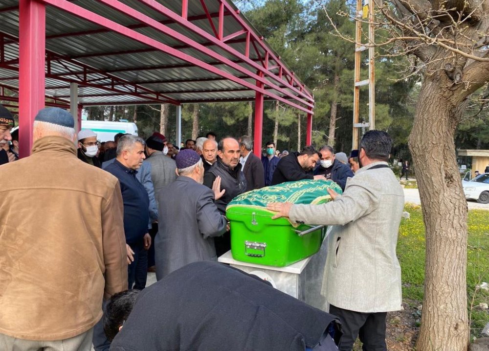 Eşi kurşun yağmuruna tutmuştu! Hemşire Fatma Solak memleketi Hatay’da toprağa verildi