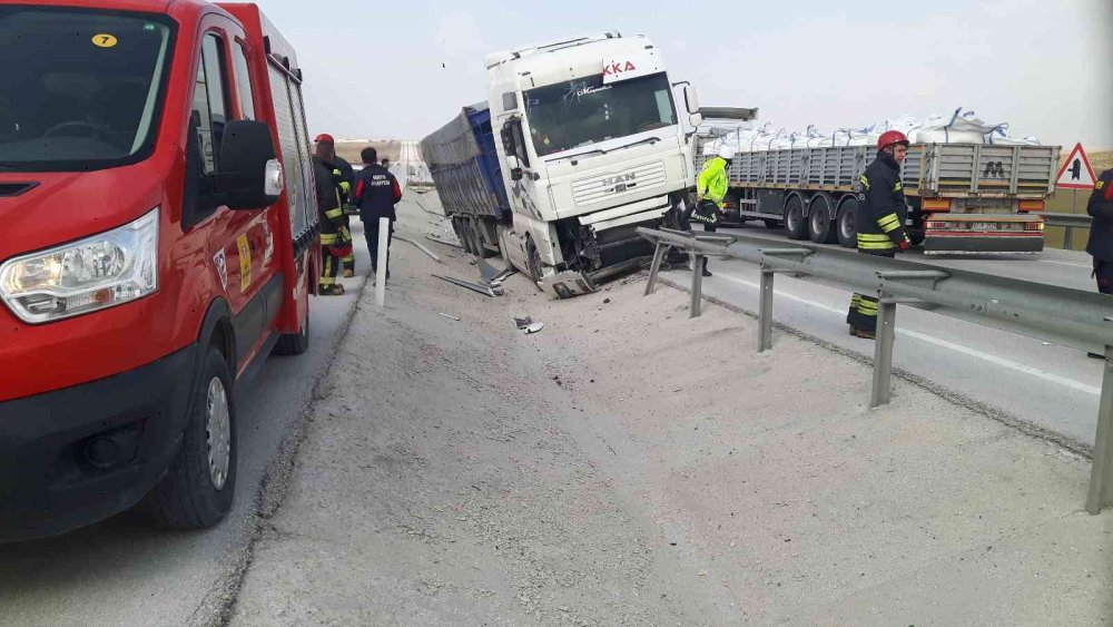 Ankara-Konya yolunda faciadan dönüldü! 1 yaralı
