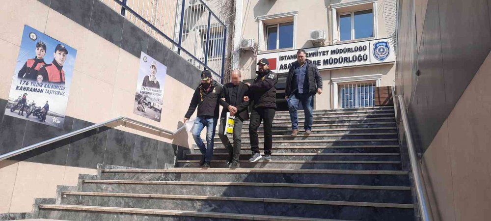 Sahte polisler 81 yaşındaki şahsın 1 buçuk milyon değerinde ziynet eşyalarını çaldı