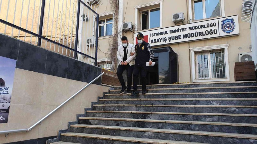 Sahte polisler 81 yaşındaki şahsın 1 buçuk milyon değerinde ziynet eşyalarını çaldı