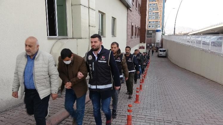 Konya dahil 5 ilde 50 milyonluk tütün operasyonu! 18 gözaltıdan 4'ü tutuklandı